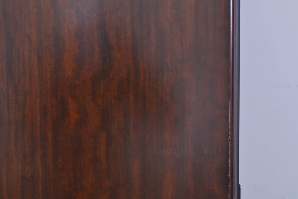 イギリスアンティーク　マホガニー材　薄型がいいね!　クラシカルな雰囲気が素敵な猫脚ワードローブ(収納棚、キャビネット、戸棚、洋服タンス)(R-060304)