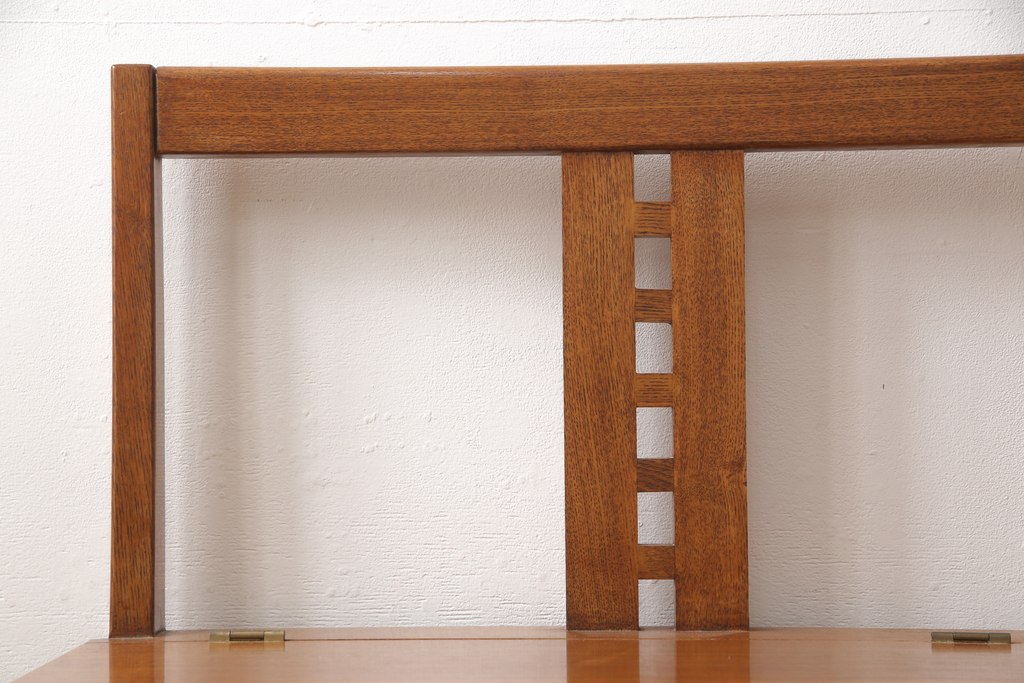 中古　美品　ニレ材　たっぷり収納スペース付きで使い勝手抜群の2人掛けベンチ(二人掛けベンチ、長椅子、板座)(R-057538)