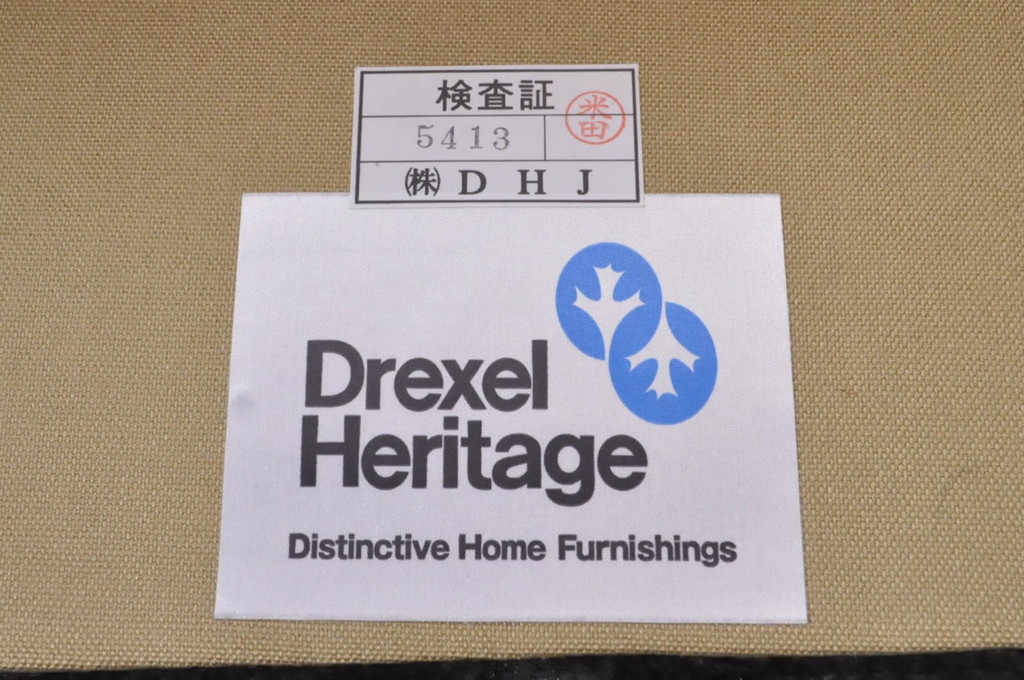 中古　美品　DREXEL HERITAGE(ドレクセルヘリテイジ)　Upholstery(アップホルスタリー)　クッション付き　上品な佇まいが魅力の1人掛けソファ(一人掛けソファ、1P、アームチェア、パーソナルチェア、ラウンジチェア)(R-066612)