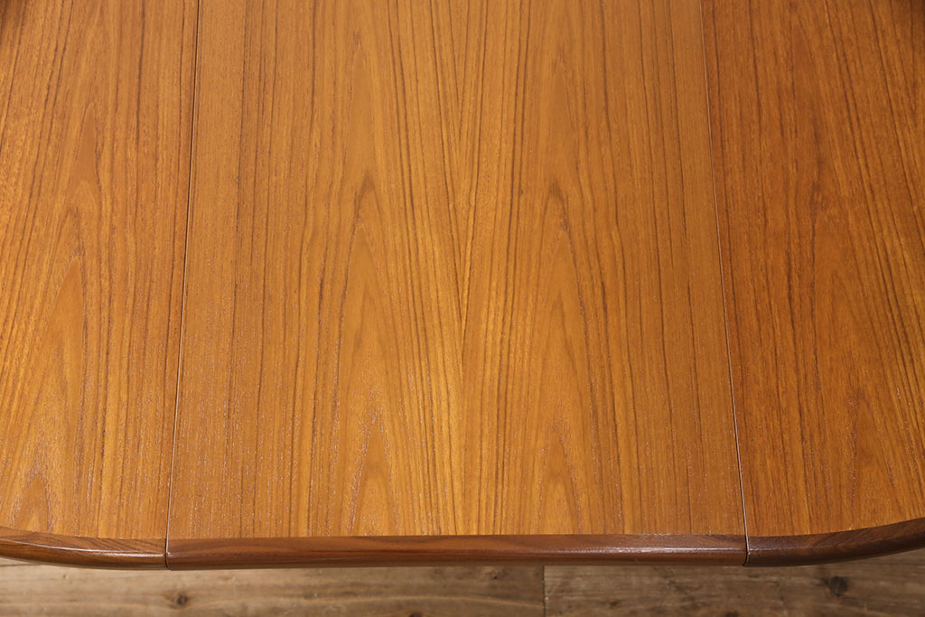 イギリスヴィンテージ　G-PLAN(ジープラン)　チーク材　木の温もり感じるエクステンションテーブル(ダイニングテーブル、ラウンドテーブル、ビンテージ)(R-049478)