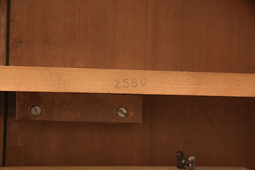 イギリスヴィンテージ　G-PLAN(ジープラン)　チーク材　木の温もり感じるエクステンションテーブル(ダイニングテーブル、ラウンドテーブル、ビンテージ)(R-049478)