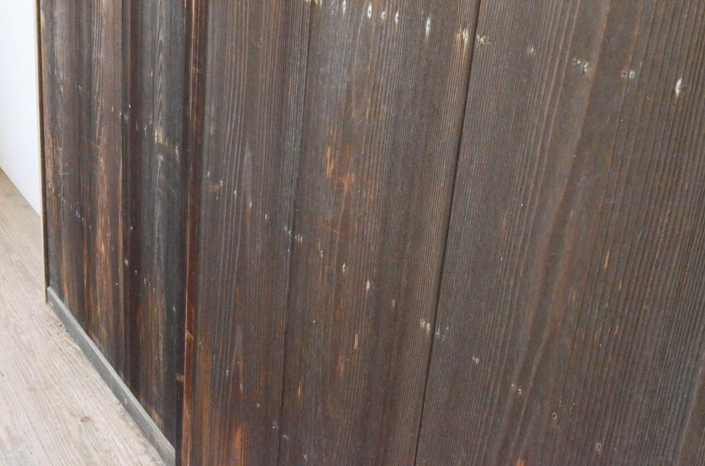 ビンテージ建具　経年を感じさせる木味が魅力の雨戸2枚セット(板戸、引き戸、ヴィンテージ)(R-065525)