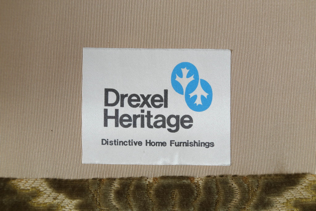 中古　DREXEL HERITAGE(ドレクセルヘリテイジ)　 Upholstery(アップホルスタリー)　クラシカルな佇まいの1人掛けソファ(アームチェア、一人掛け、1P)(R-057071)