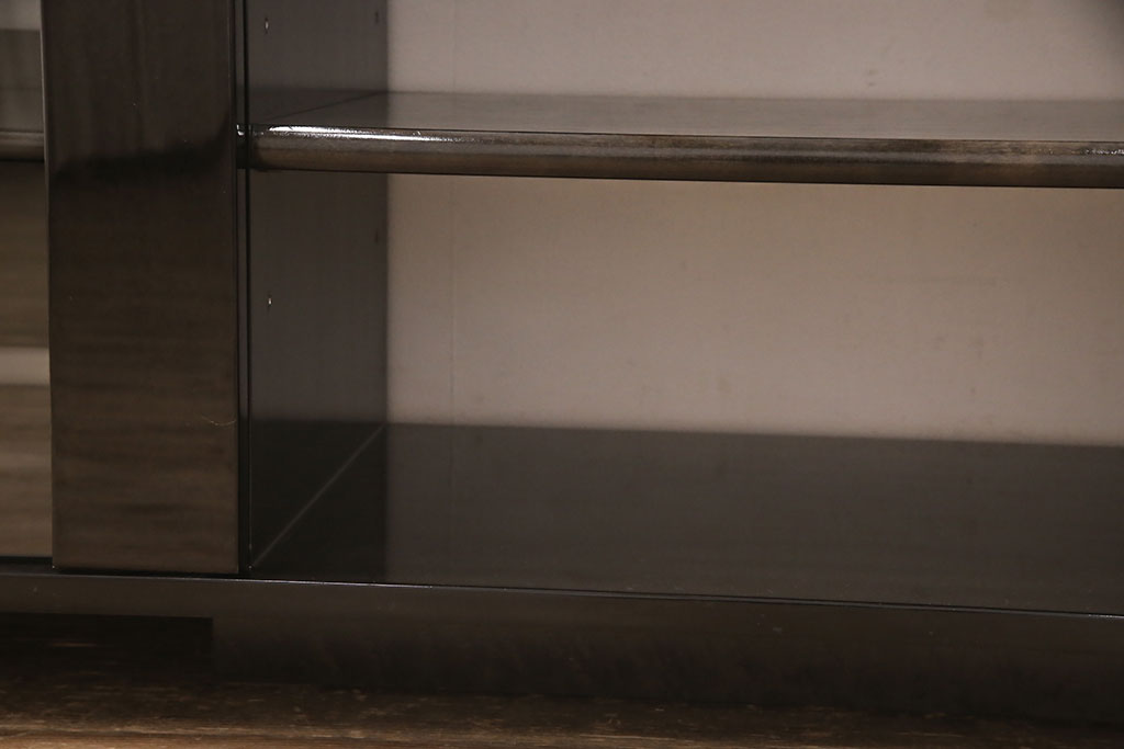 中古　美品　IDC大塚家具　バーズアイ　スプレンダーシリーズ　スタイリッシュなデザインで大人の空間を演出するテレビボード(テレビ台、ローボード、リビングボード、収納棚)(定価約43万円)(R-051632)