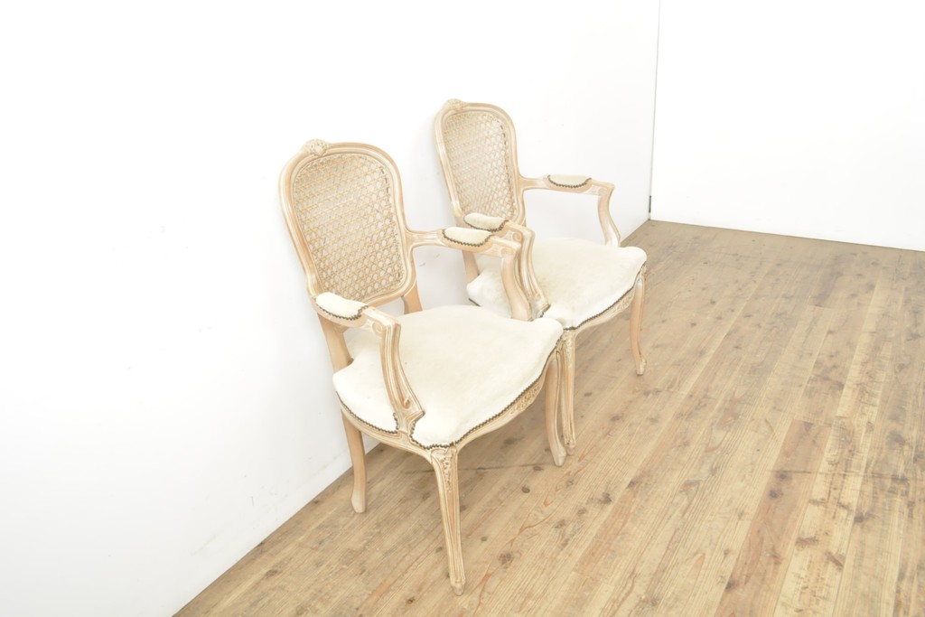 イタリアビンテージ　フィレンツェ　エレガントなデザインが目を引くアームチェア2脚セット(ダイニングチェア、椅子、イス、ヴィンテージ)(R-057312)