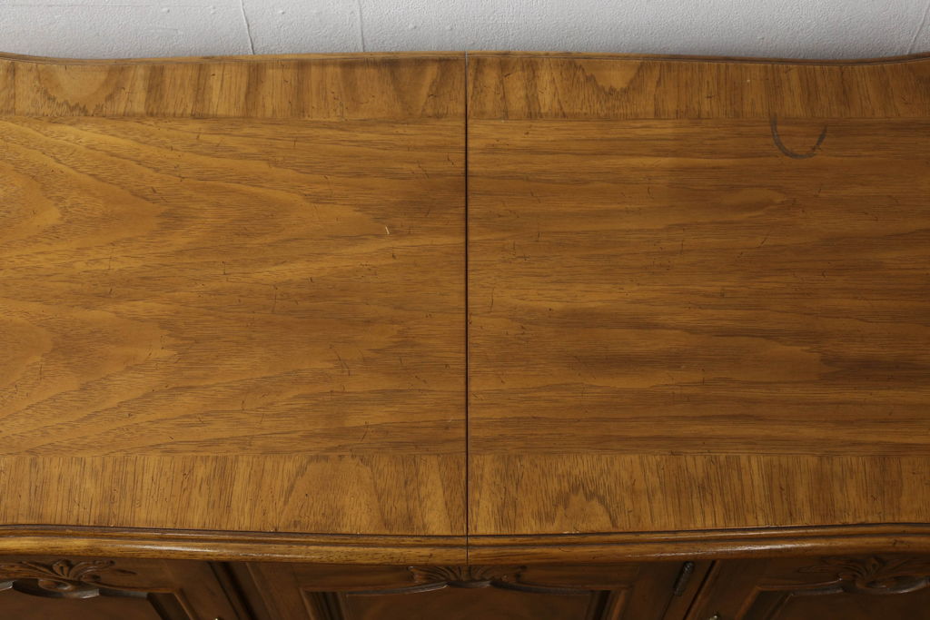 中古　美品　DREXEL HERITAGE(ドレクセルヘリテイジ)　細部まで凝ったつくりが美しいサイドボード(収納棚、戸棚、サーバー、カウンターテーブル)(R-061354)