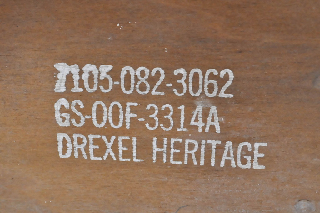 中古　美品　DREXEL HERITAGE(ドレクセルヘリテイジ)　北欧テイストのお部屋におすすめ!!洗練されたモダンデザインが美しいダイニングチェア2脚セット(椅子、イス)(R-066802)