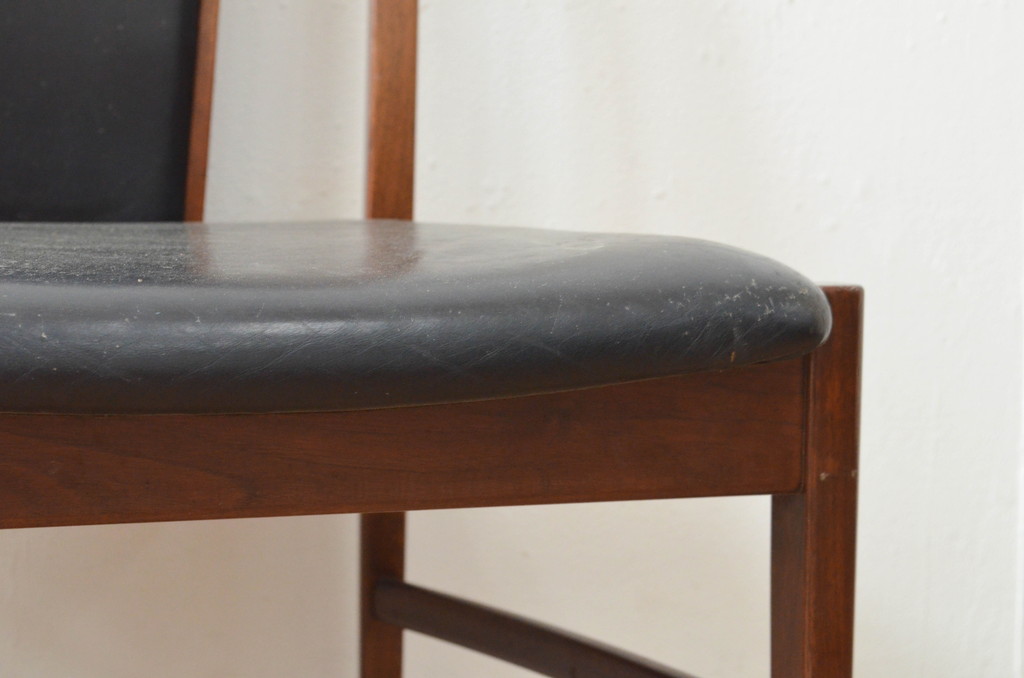 イタリアビンテージ　マホガニー材　合皮　洗練された佇まいが魅力のダイニングチェア3脚セット(椅子、イス、ヴィンテージ)(R-066896)