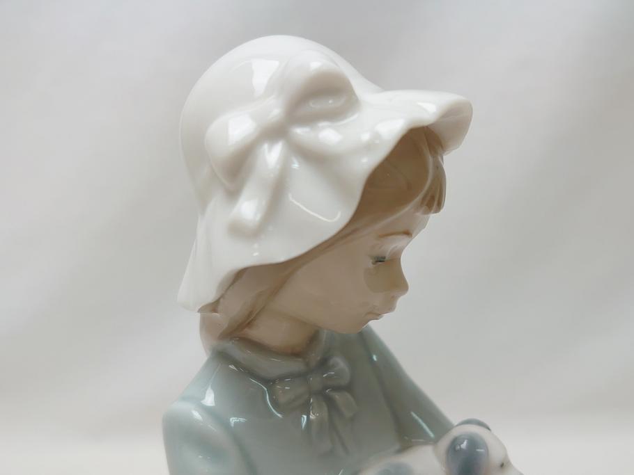  	スペイン　リヤドロ　LLADRO　NAO　Girl With Puppy(子犬を抱く少女)　フィギュリン(箱なし、陶器人形、置物、オブジェ、女の子、犬)(R-062951)