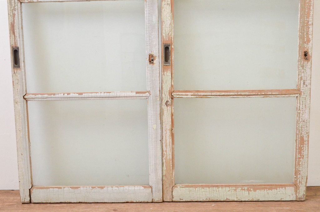 アンティーク建具　ペイント仕上げ限定　ペンキの剥げたガラス窓2枚セット(引き戸、ガラス戸)(R-067356)