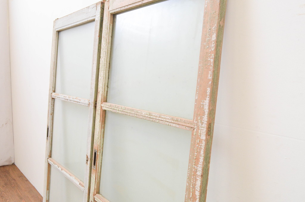 アンティーク建具　ペイント仕上げ限定　ペンキの剥げたガラス窓2枚セット(引き戸、ガラス戸)(R-067356)