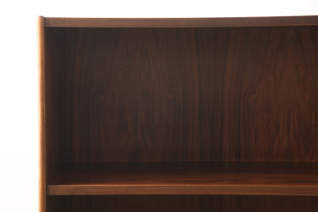 デンマークヴィンテージ　赤みがかったローズウッド材の木肌が美しいシンプルなシェルフ(棚、収納棚、本棚、ビンテージ)(R-050950)