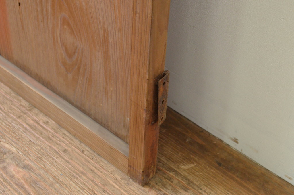 アンティーク建具　杉材　どこか懐かしい雰囲気を感じる片開きドア1枚(木製扉、ドア)(R-067528)