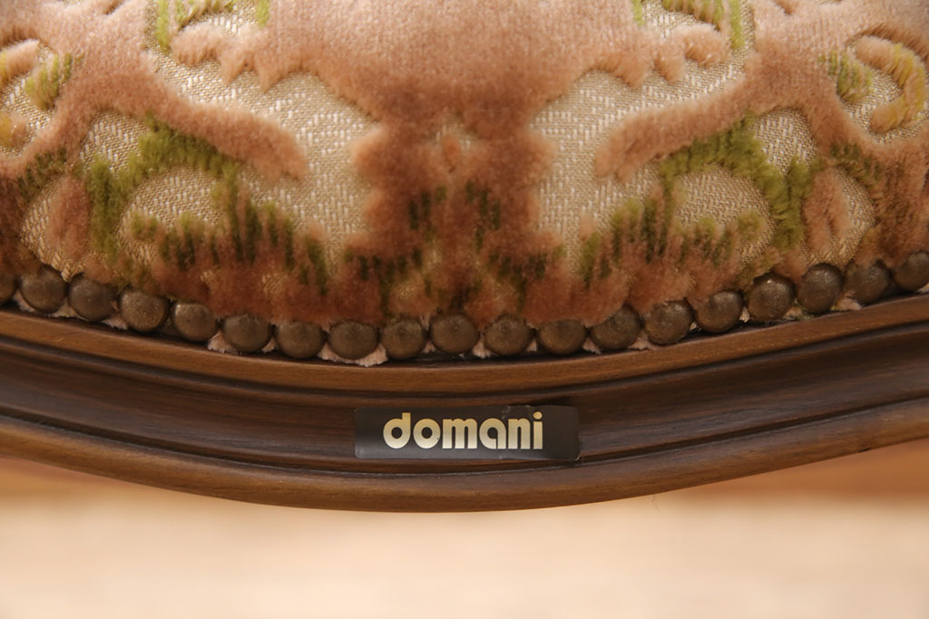 中古　美品　カリモク家具(karimoku)　domani(ドマーニ)　LouisXV(ルイXV)シリーズ　金華山張りのファブリックが高級感をエレガントな雰囲気を高めるダイニングチェア(定価約20万円)(R-050931)