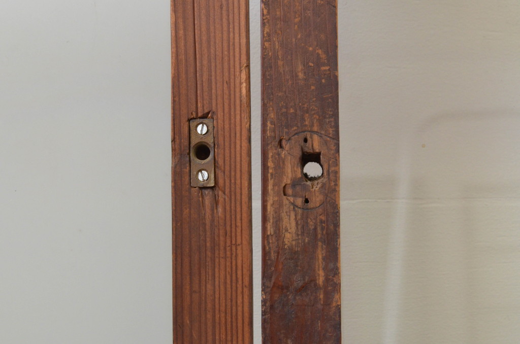 アンティーク建具　経年を感じさせる木味が魅力のガラス戸2枚セット(引き戸)(R-067374)