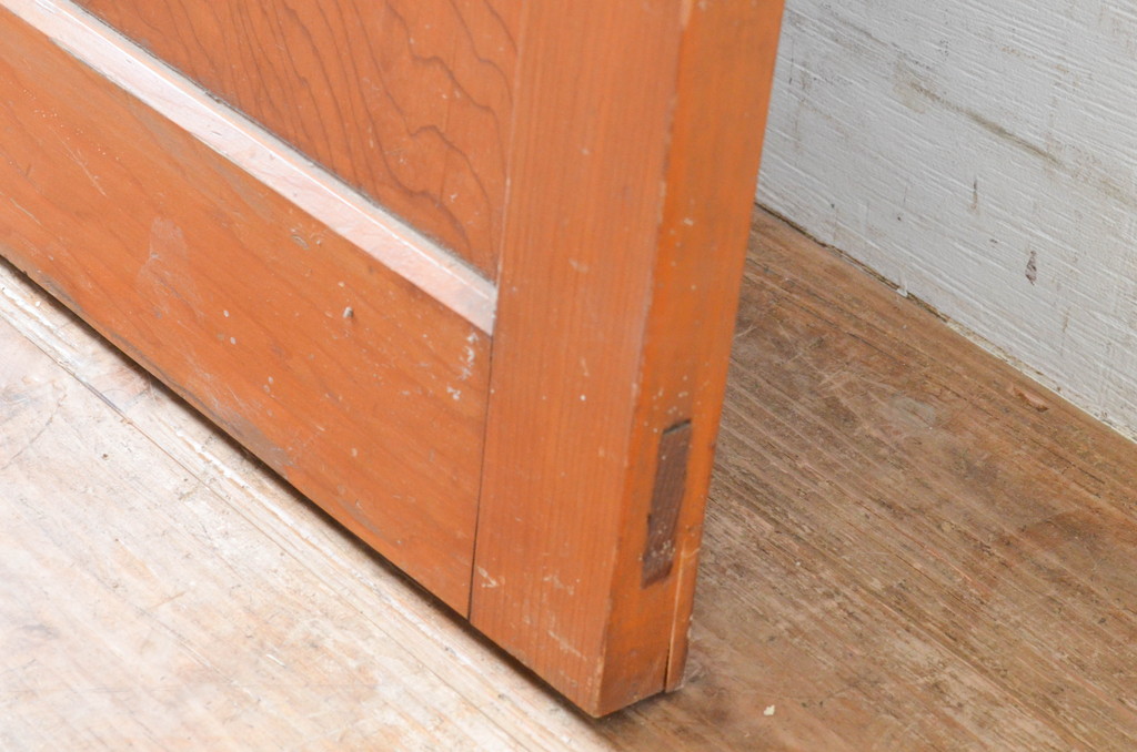 アンティーク建具　インテリアに取り入れやすいシンプルなデザインのドア1枚(木製扉)(R-066723)