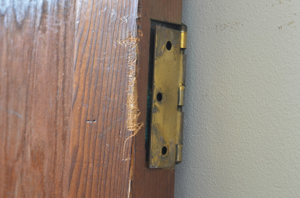 アンティーク建具　落ち着いた雰囲気を演出する木製ドア1枚(木製扉)(R-066725)