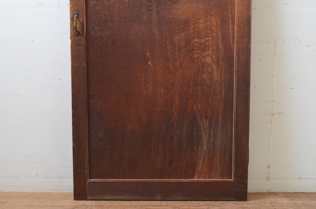 アンティーク建具　落ち着いた雰囲気を演出する木製ドア1枚(木製扉)(R-066726)