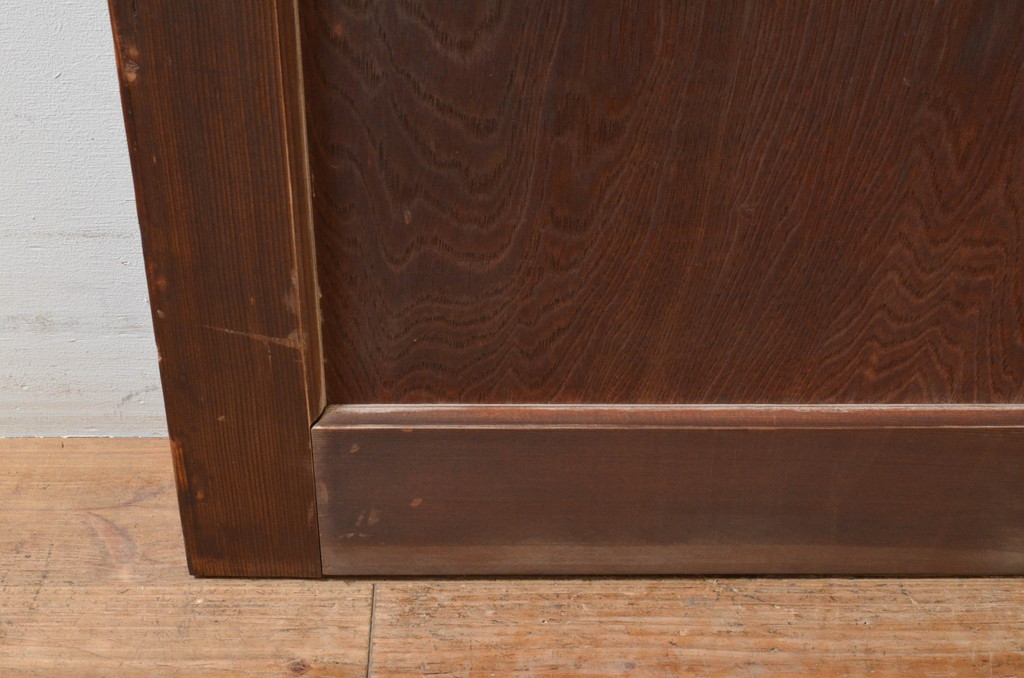 アンティーク建具　落ち着いた雰囲気を演出する木製ドア1枚(木製扉)(R-066726)
