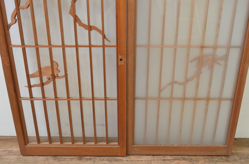 アンティーク建具　両面ガラス　鶴と亀の彫刻が目を惹く!上質な和の空間づくりにおすすめな書院戸2枚セット(窓、引き戸、ガラス戸)(R-067564)