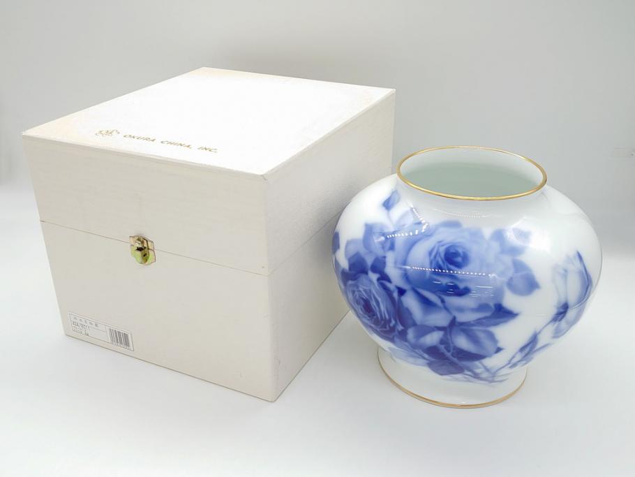 大倉陶園 花瓶 白磁 ブルーローズ 花器