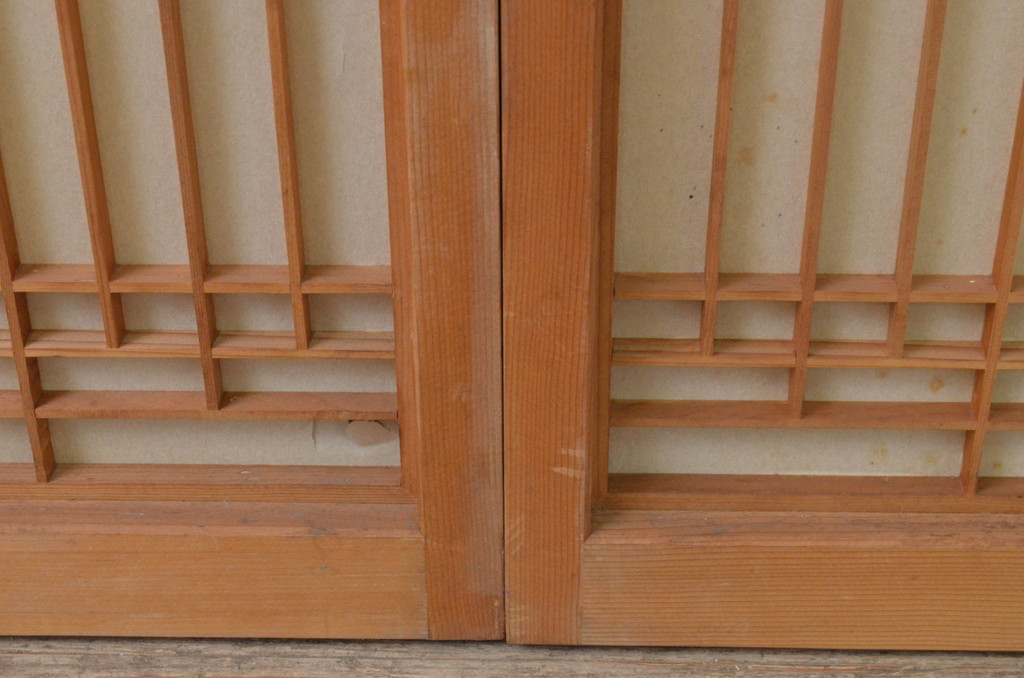 アンティーク建具　和モダンな空間づくりにおすすめの格子入りの障子戸2枚セット(組子、窓、格子戸、引き戸)(R-067590)