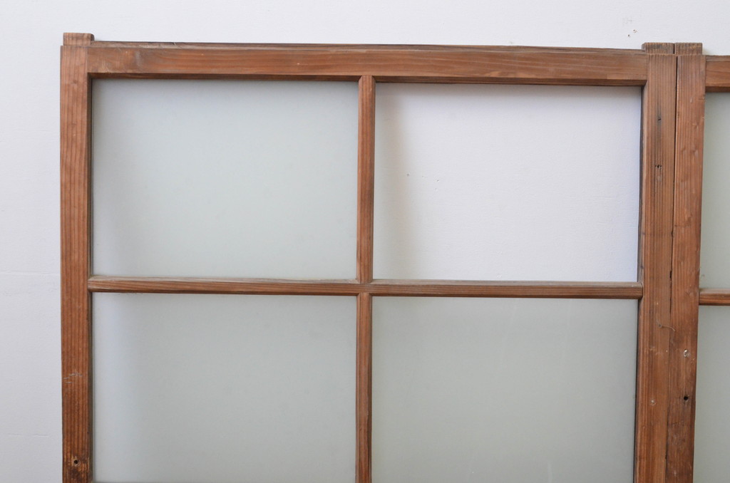 アンティーク建具　インテリアに取り入れやすいシンプルなデザインのガラス窓2枚セット(引き戸、ガラス戸)(R-067552)