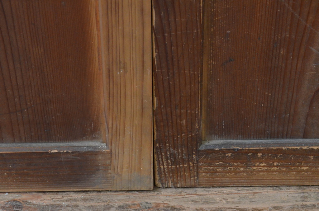 アンティーク建具　杉材　時代の流れを感じられる板戸窓2枚セット(引き戸)(R-067836)
