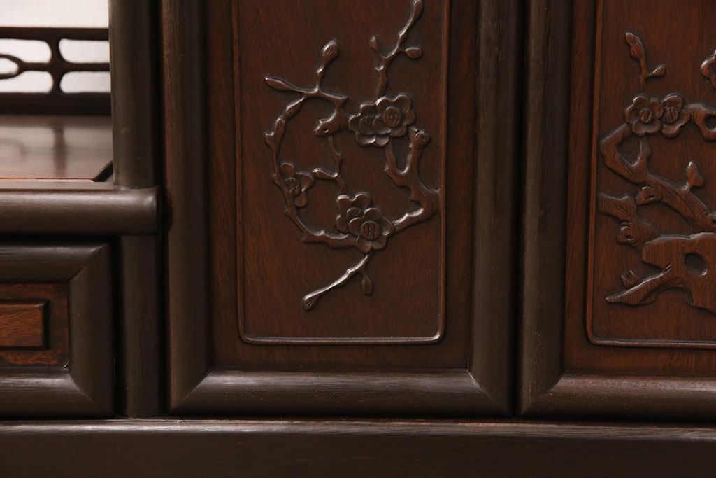 和製ビンテージ　鉄刀木(タガヤサン)　まるで美術品!梅の花の浮き彫りが見事な飾り棚(茶棚、収納棚、ヴィンテージ)(R-047609)