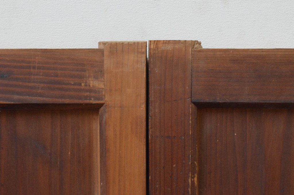 アンティーク建具　杉材　和モダンな雰囲気を醸し出す板戸窓2枚セット(引き戸)(R-067848)
