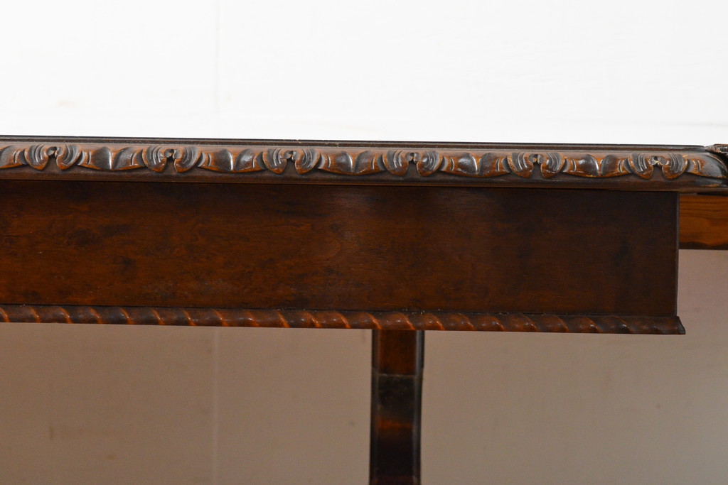 イギリスアンティーク　ガラス天板付き　クラシカルな佇まいが魅力的なドローリーフテーブル(エクステンションテーブル、ダイニングテーブル)(R-057499)