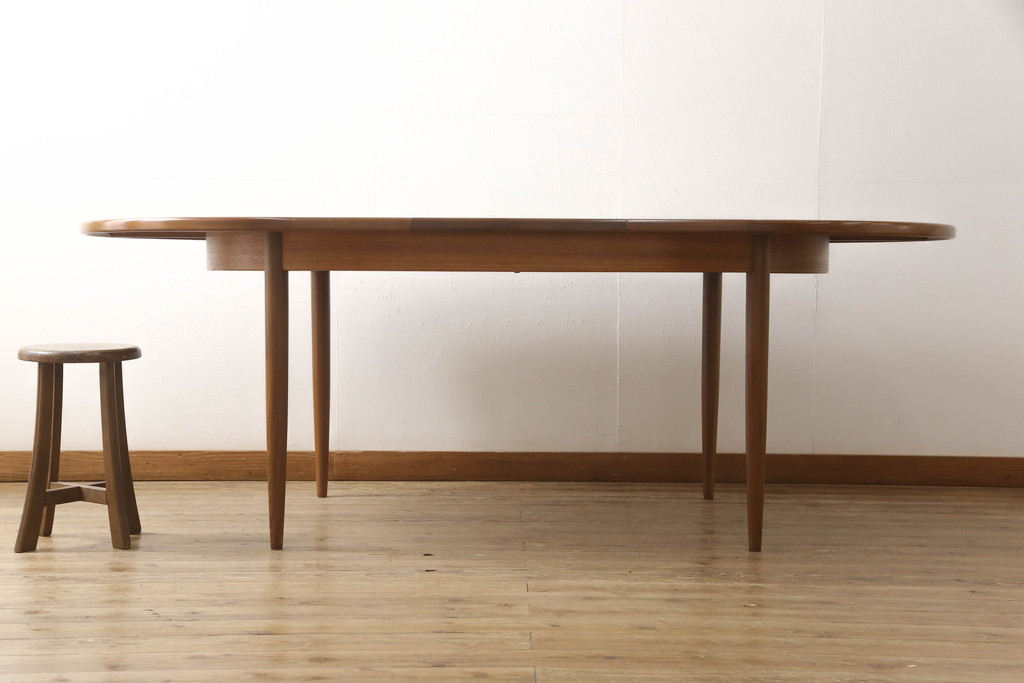 イギリスビンテージ　G-PLAN(ジープラン)　優しい木の温もり溢れるエクステンションテーブル(ダイニングテーブル、拡張式テーブル、食卓、4人掛け、6人掛け、オーバル型、ヴィンテージ、英国、北欧)(R-066972)