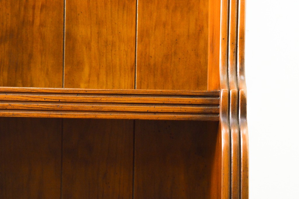 中古　バロッサバレンティ(VARO,S.A. VALENTI)　クラシカルな佇まいが魅力的なシェルフ(飾り棚、本棚、ラック、収納棚)(R-057815)