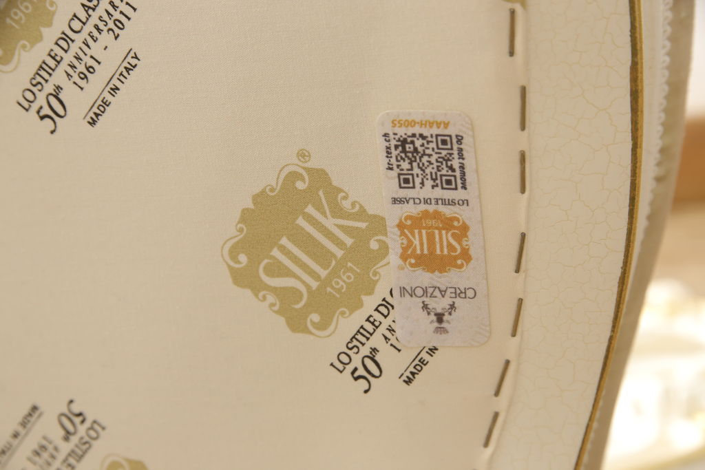 中古　美品　イタリア高級家具　SILIK(シリック)　FIDIAシリーズ　ロココ調　細部まで凝った造りが美しいダイニングチェア(定価約50万円)(椅子、イス、サロンチェア)(R-060294)