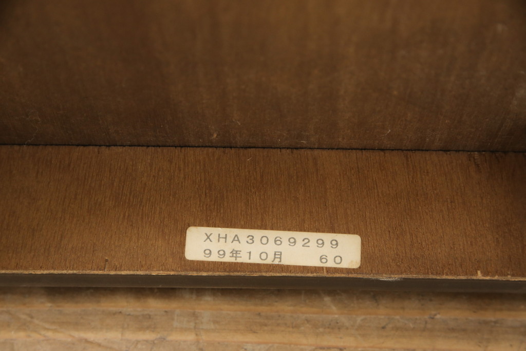 中古　カリモク家具(karimoku)　domani(ドマーニ)　Morganton(モーガントン)　大人の空間づくり活躍するドレッサーとスツールセット(鏡台、ミラー、椅子)(定価約29万円)(R-053319)