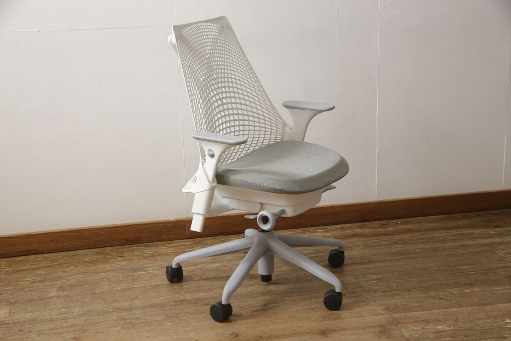 中古　美品　HermanMiller(ハーマンミラー社)　立体的な背もたれが印象的なセイルチェア(SAYL Chair)(オフィスチェア、アームチェア、ワークチェア)(R-061210)