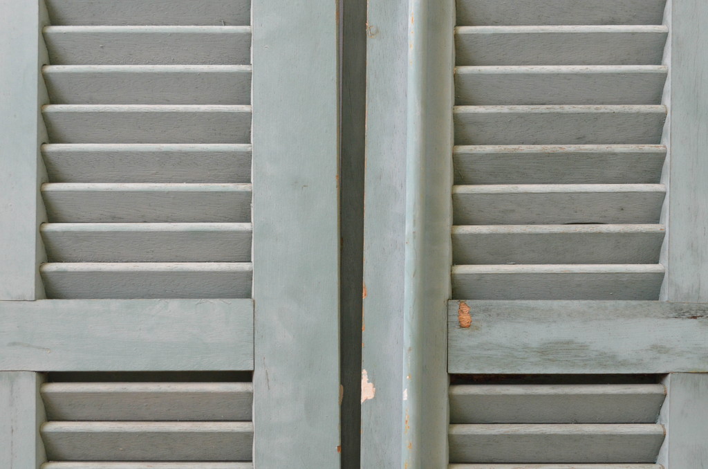 海外アンティーク　フレンチスタイルのインテリアにおすすめなヴォレー1対2枚セット(扉、ドア、雨戸、ルーバー、ボレー)(R-068470)