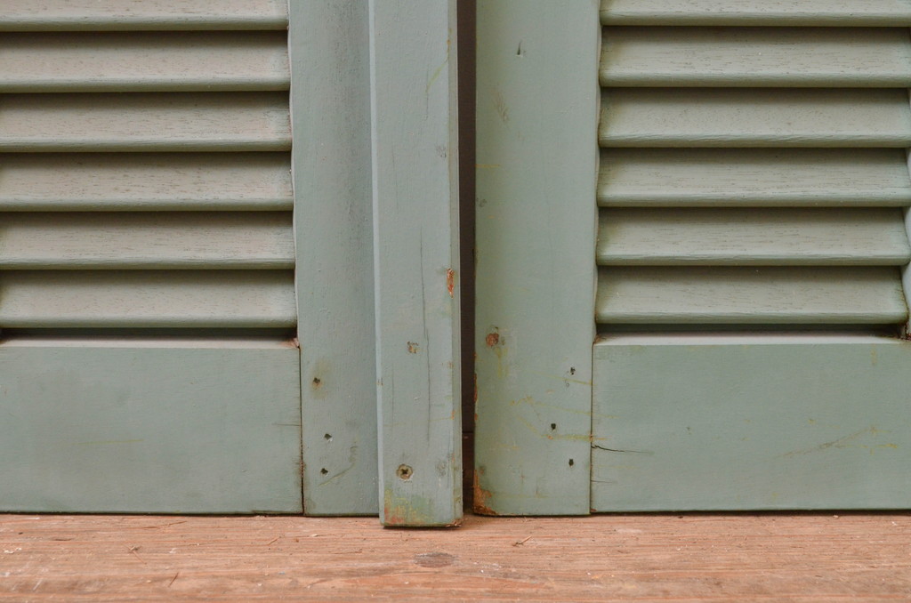 海外アンティーク　フレンチスタイルのインテリアにおすすめなヴォレー1対2枚セット(扉、ドア、雨戸、ルーバー、ボレー)(R-068471)