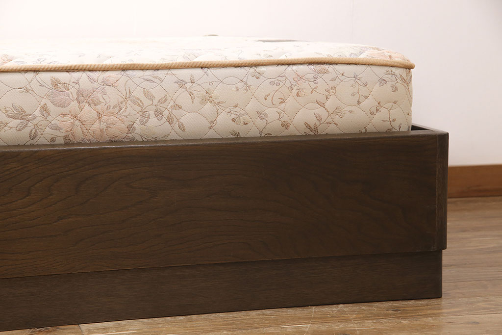 ビンテージ　神戸洋家具　永田良介商店　ヘッドボードのデザインがお洒落な木製ベッド(シングルベッド、マットレス、ヴィンテージ)(R-051648)