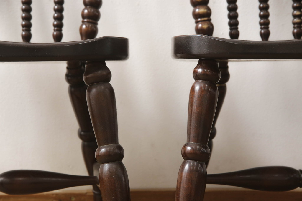 中古　松本民芸家具　16型スピンドルチェア　ゆったりと座れるダイニングチェア2脚セット(板座チェア、椅子、イス)(R-068201)