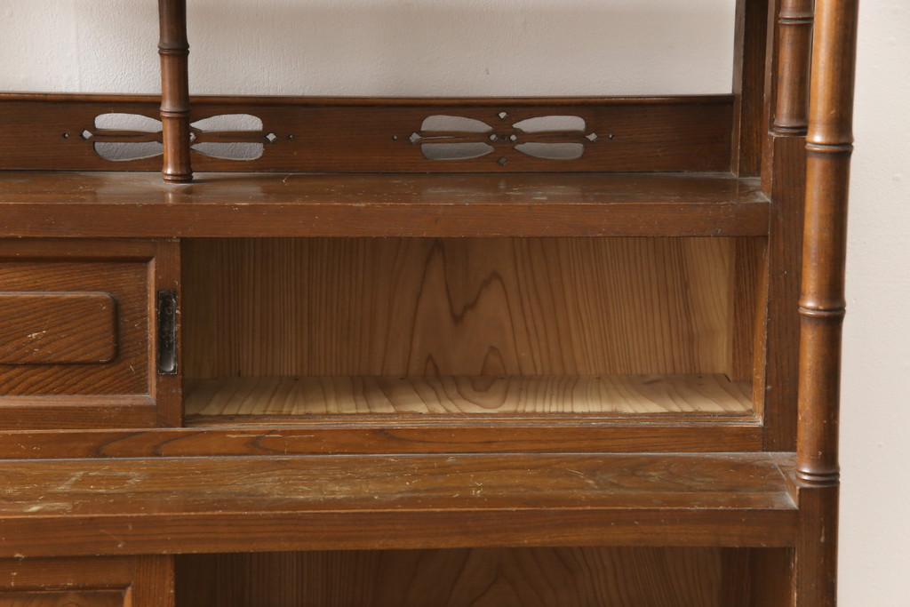 和製アンティーク　三方ケヤキ材　上手物!木の温もりを感じられる茶箪笥(欅材、飾り棚、戸棚、収納棚)(R-057293)