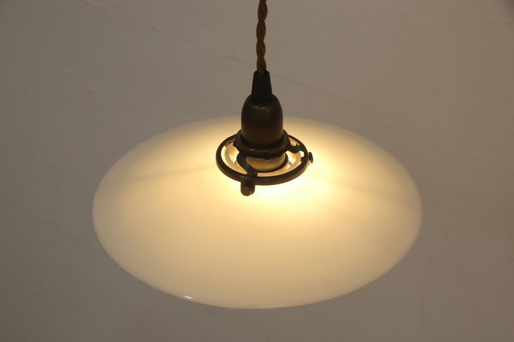 アンティーク照明　戦前　ノスタルジックな佇まいが魅力の平笠シェードのペンダントライト(天井照明、吊り下げ照明、電笠)(R-058142)