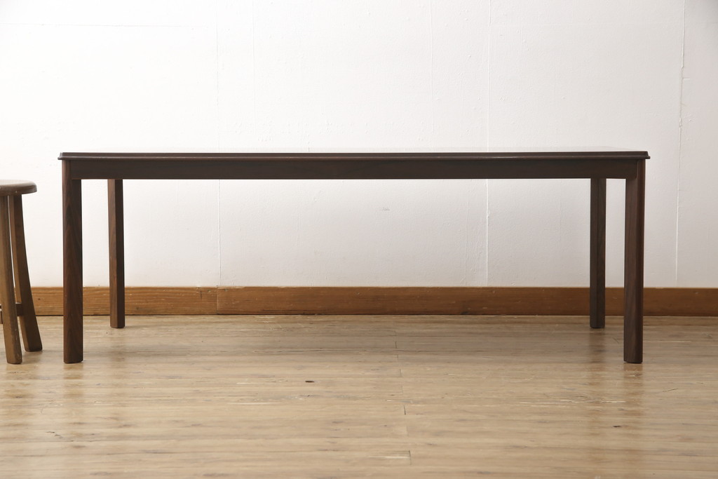 北欧ビンテージ　美品　ノルウェー　S MOBLER(モブラー)　rasmus solberg cabinetmaker norway(ラスムスソルベルグ)　ローズウッド材　シンプルなデザインで取り入れやすいセンターテーブル(ローテーブル、作業台、ヴィンテージ)(R-058056)