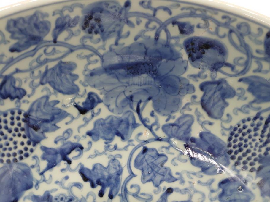 希少　江戸期　古伊万里　大明成化年製　染付　花唐草文　藍色の濃淡で描かれた模様が美しい1.2尺片口鉢(深鉢、和食器)(R-061814)
