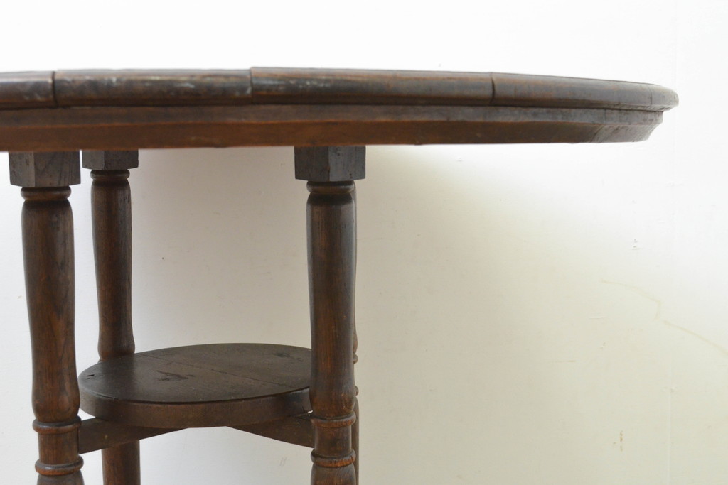 和製アンティーク　大正ロマン　オーク材　使い込まれた風合いが魅力のラウンドテーブル(コーヒーテーブル、カフェテーブル、サイドテーブル)(R-068083)