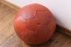 【買取】ビンテージ　de Sede(デセデ)　サッカーボール型　本革製クッション・レッドブラウン(ボールクッション、ヴィンテージ)