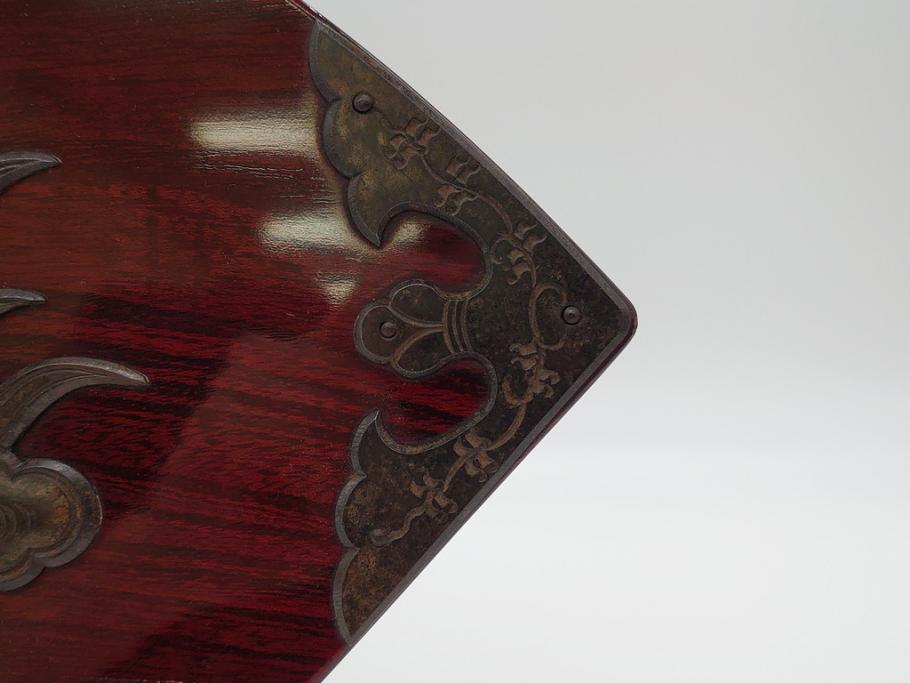 手打ち金具　昭和期　漆塗り　雲龍文　仙台箪笥の金具を使った扇型飾り(壁掛け)(R-062052)