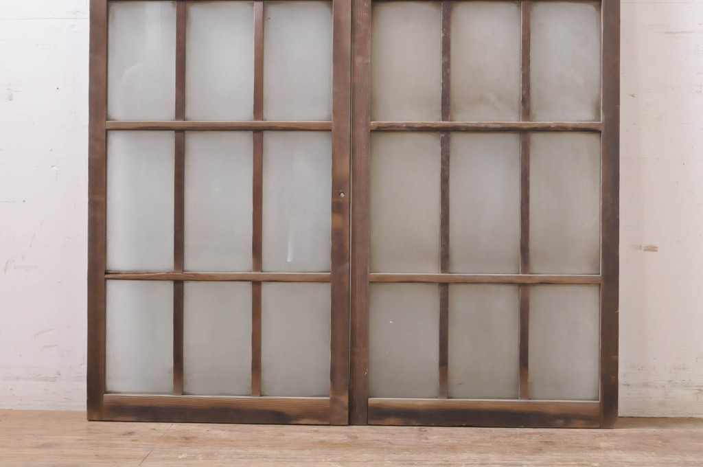 アンティーク建具　和モダンな空間作りにおすすめなガラス窓2枚セット(引き戸、ガラス戸)(R-069170)