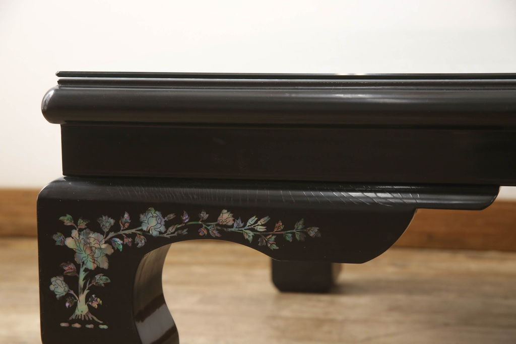 中古　ガラス天板付き　豪華絢爛な螺鈿細工が美しい座卓(ラデン、ローテーブル)(R-060536)