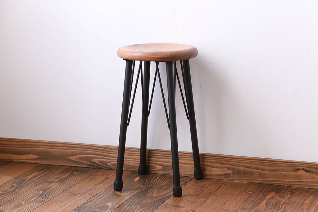 アンティーク雑貨　鉄脚ペイント　スツール1脚(丸椅子、イス、チェア)インダストリアル工業系